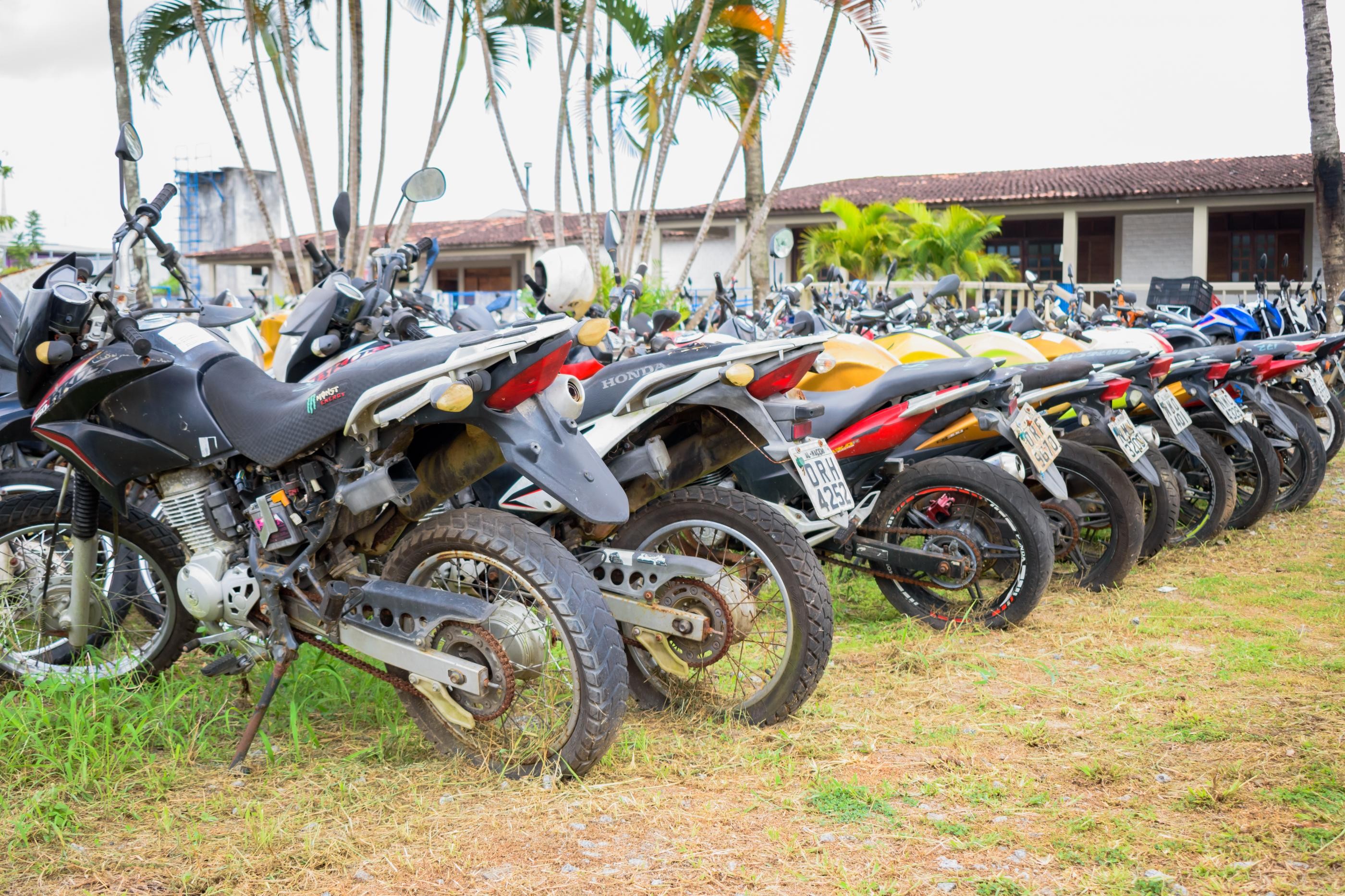 Detran-AL realiza leilão de carros e motos; confira lotes e lances iniciais 