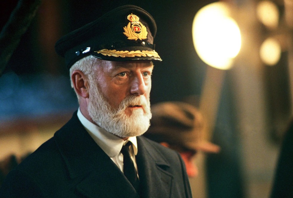 Bernard Hill interpretou o capitão do Titanic — Foto: Titanic/ Reprodução