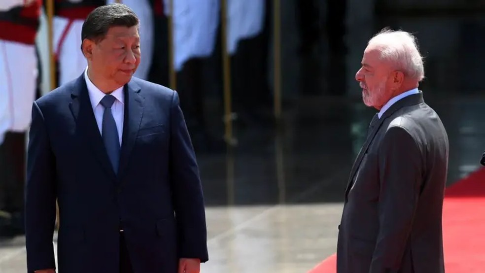 Equilibrar-se na disputa entre China e EUA será um dos desafios do próximo presidente. — Foto: Claudio Reis/Getty Images via BBC