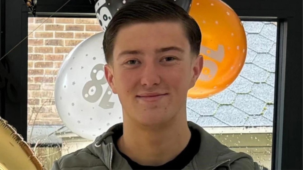 Henry Nowak, de 18 anos, morreu esfaqueado em 3 de dezembro de 2025 — Foto: Distribuição/Via BBC