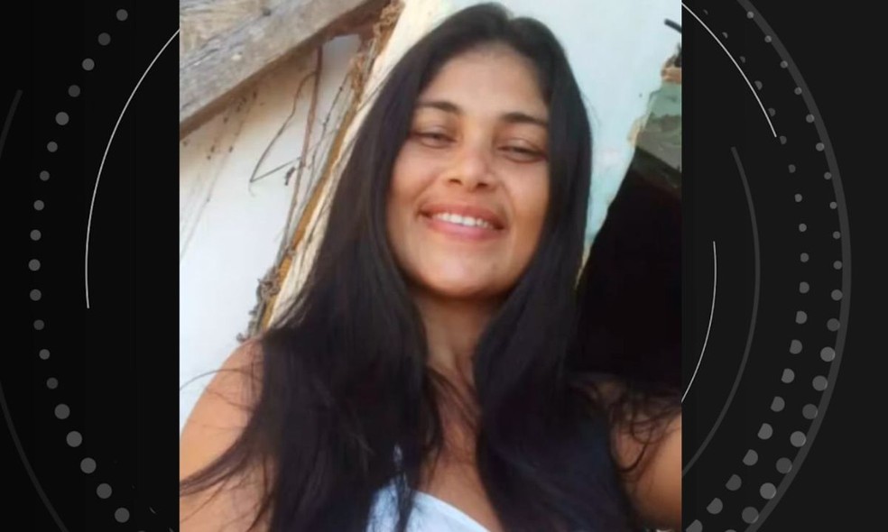 Mulher foi encontrada morta em terreno baldio de Ilhéus, no sul da Bahia — Foto: Reprodução/Redes Sociais