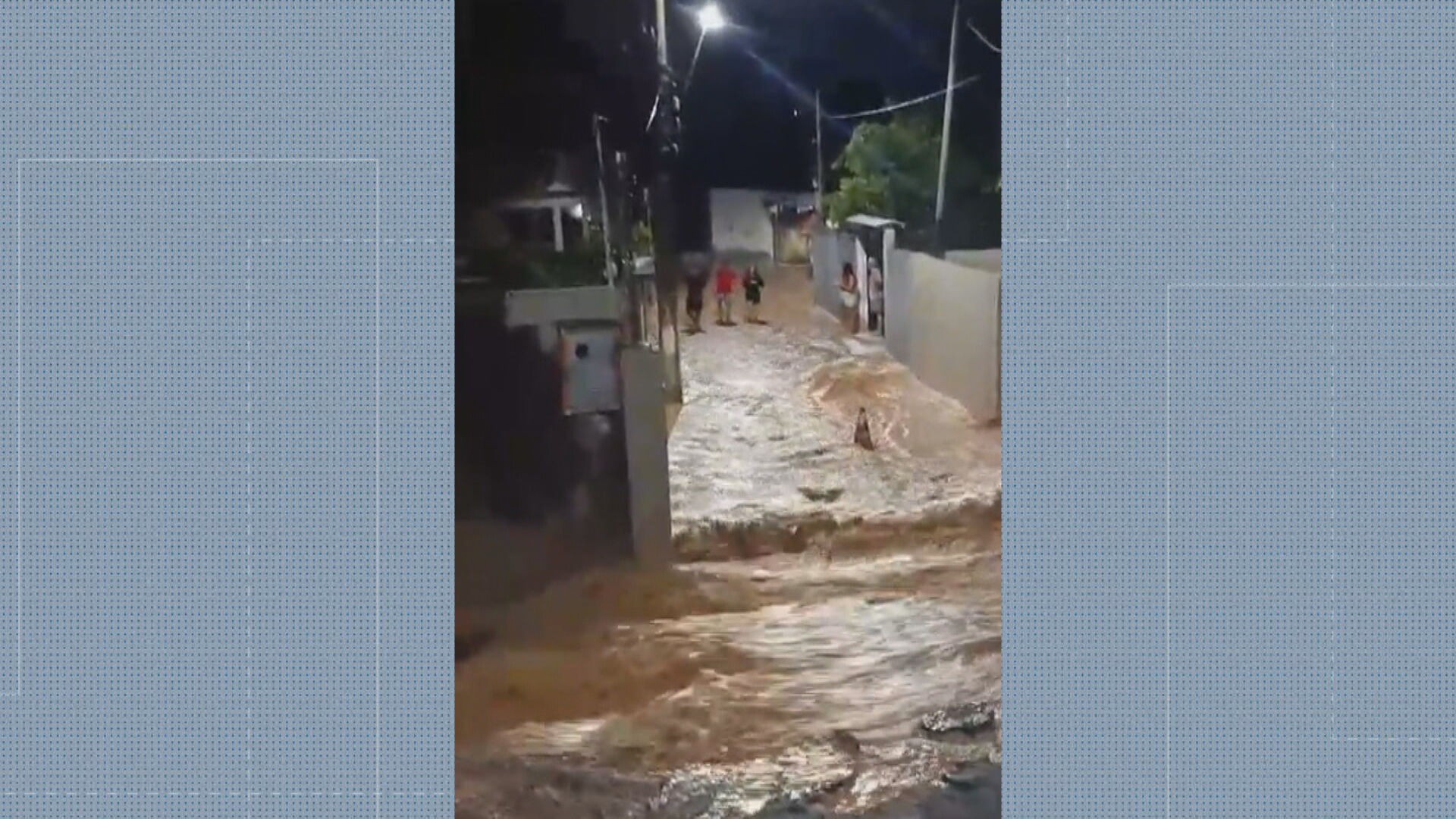 Adutora da Águas do Rio se rompe de novo em Xerém uma semana após 1º vazamento