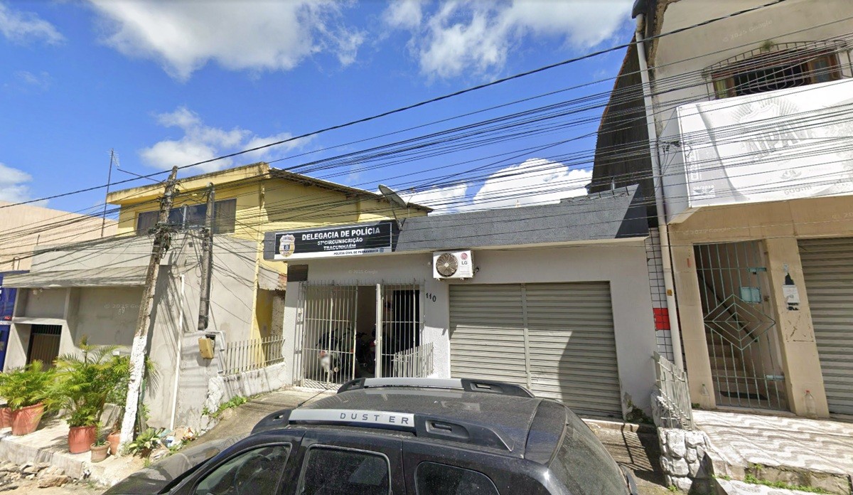Pai e filho são baleados em conflito com PMs após denúncia de som alto; homem morre em hospital