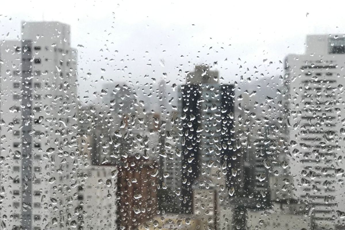 Fim de semana será de dias nublados e com chuva em Santos; veja a previsão completa