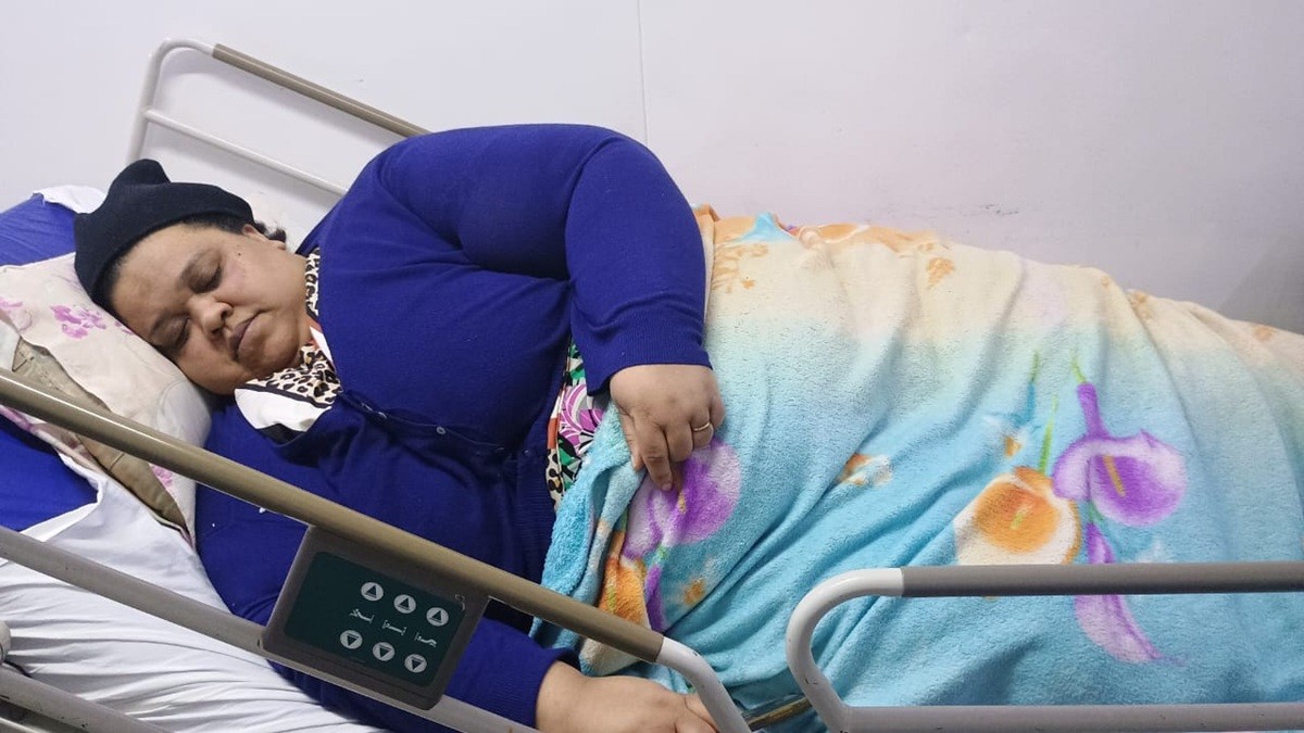 Mulher com 210 kg que espera bariátrica há 7 anos diz que exames sumiram do sistema em Teresópolis:   'Não consigo sair, dependo de ajuda'