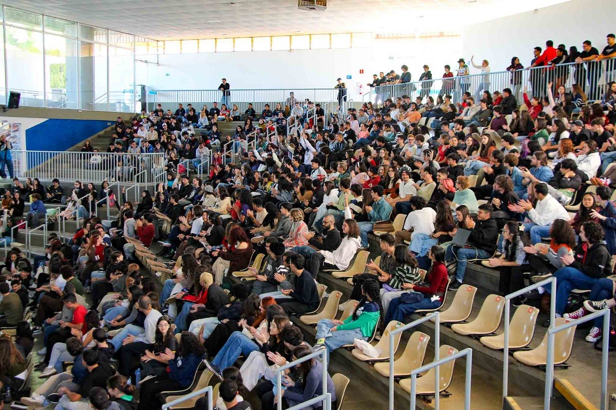 Estudantes da Unesp em Bauru paralisam atividades durante greve das universidades estaduais de SP