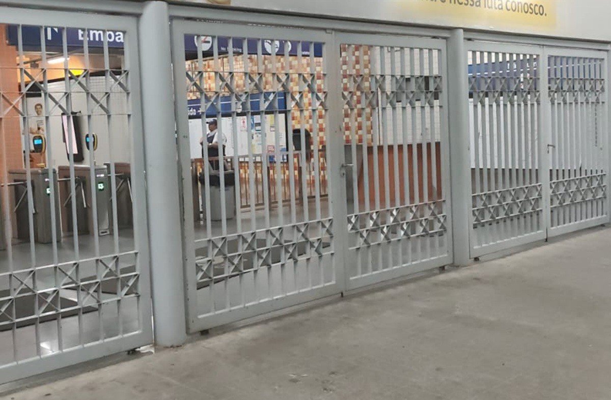 Linha Sul do Metrô do Recife para de funcionar e todas as estações são fechadas após falha elétrica
