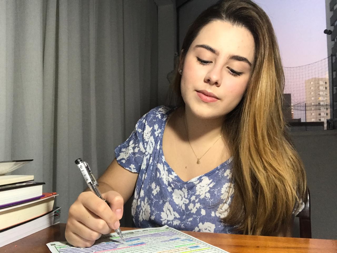 Alunos ‘nota mil’ na redação do Enem dão 4 dicas para texto de sucesso