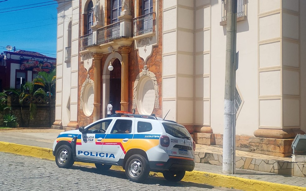 Suspeito de atirar em mulher durante velório da mãe dela em igreja é preso em Baependi, MG — Foto: Polícia Militar