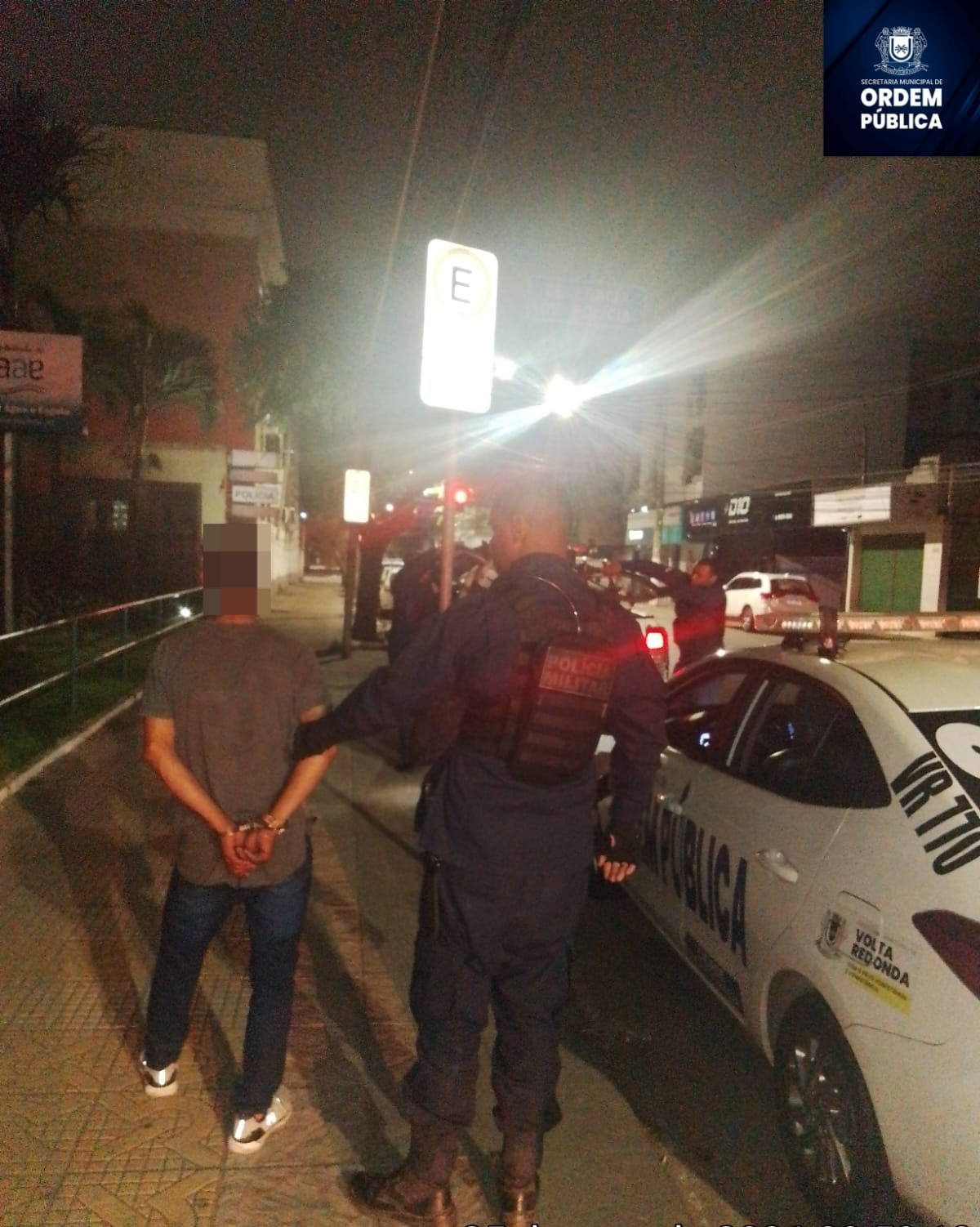 Casal é preso suspeito de furtar farmácia em Volta Redonda