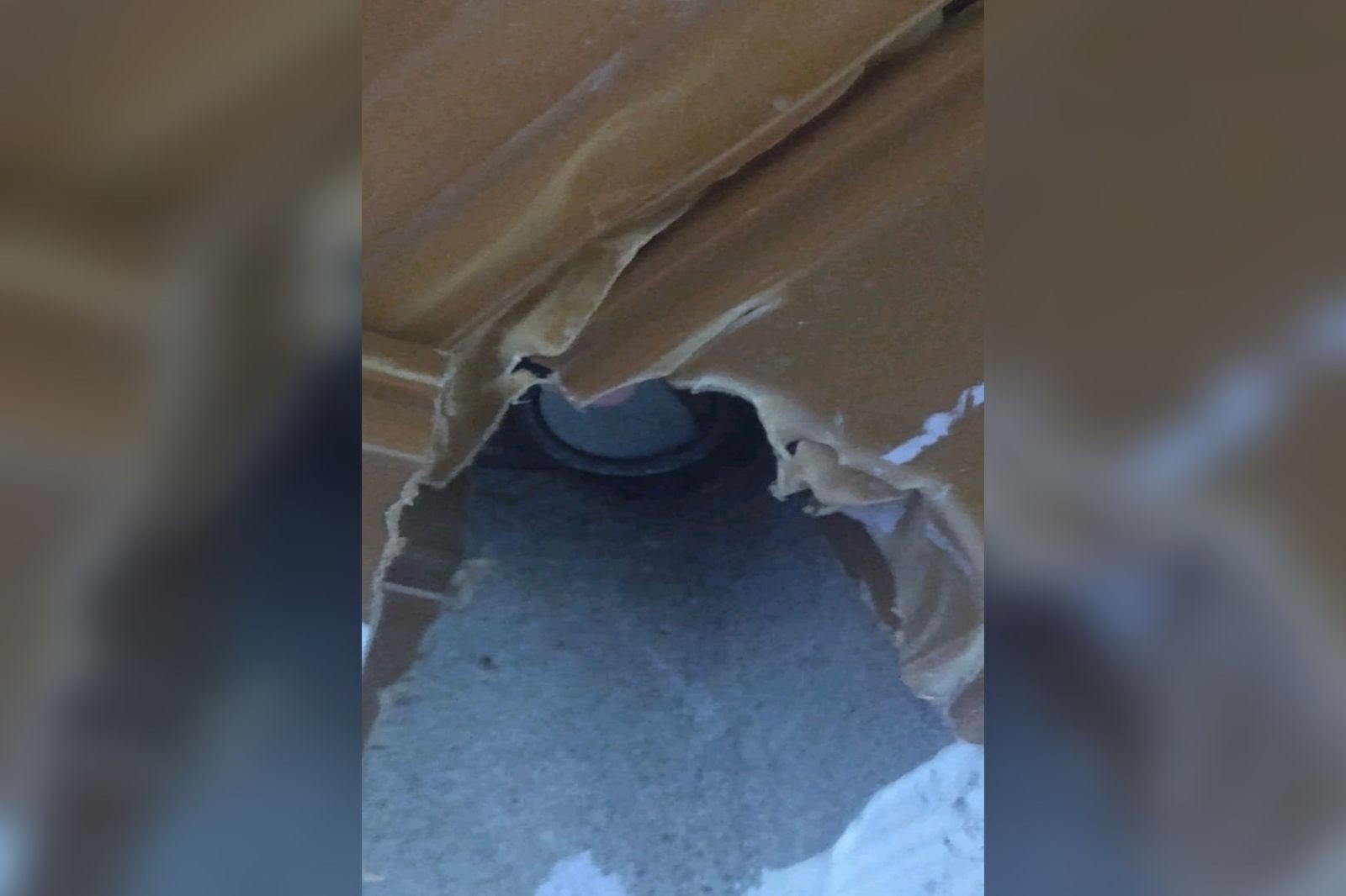Homem é preso suspeito de estuprar enteada e amiga; microcâmera foi achada no quarto da vítima