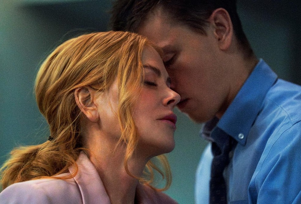 Nicole Kidman com Harris Dickinson em 