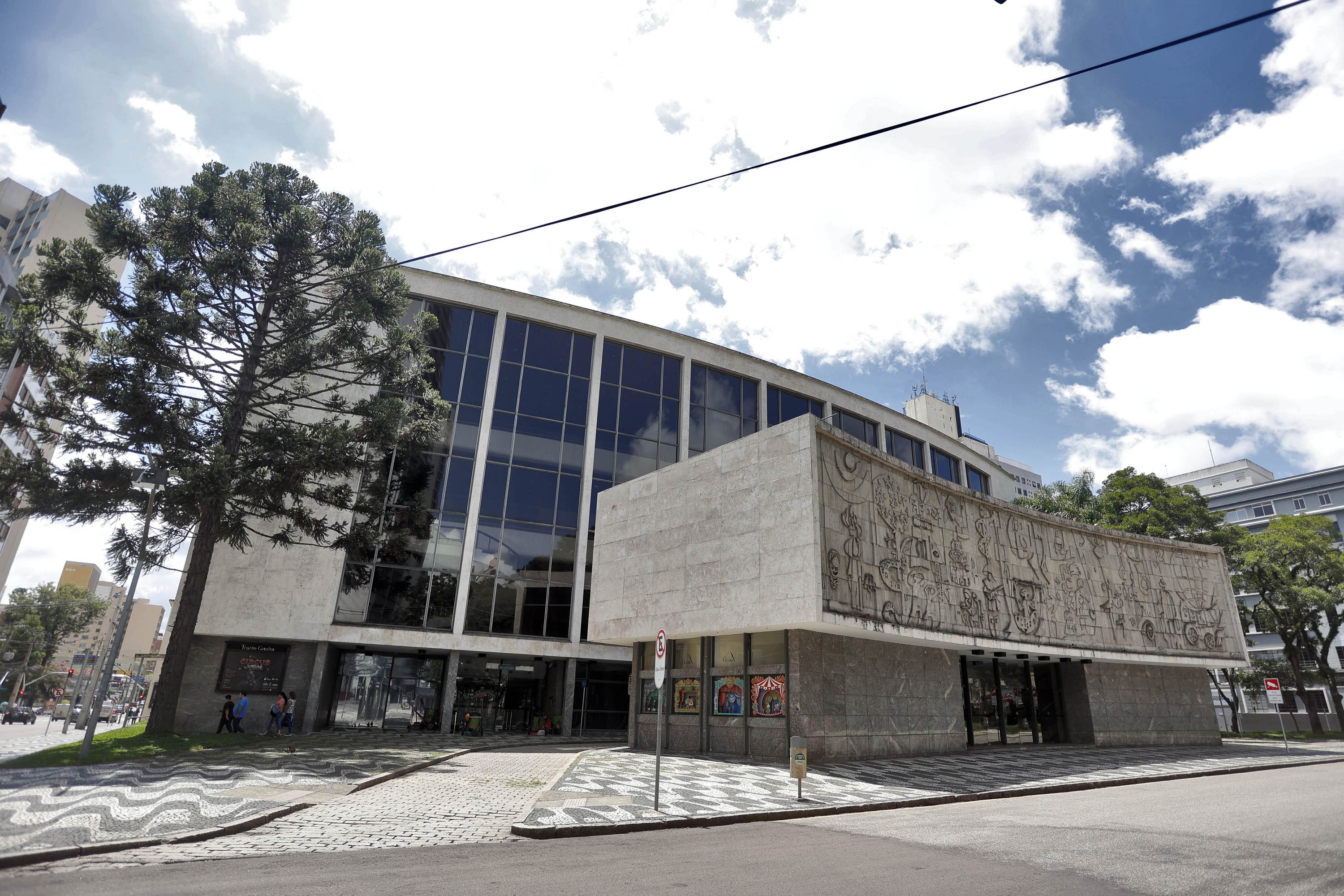 Melhor Casa de Espetáculos do Brasil fica no Paraná, define 'Oscar do teatro brasileiro'