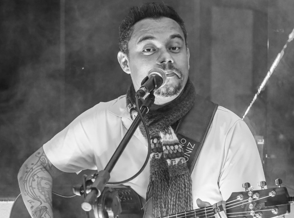 Cantor sertanejo compartilha dificuldades pessoais e da carreira em publicação digital