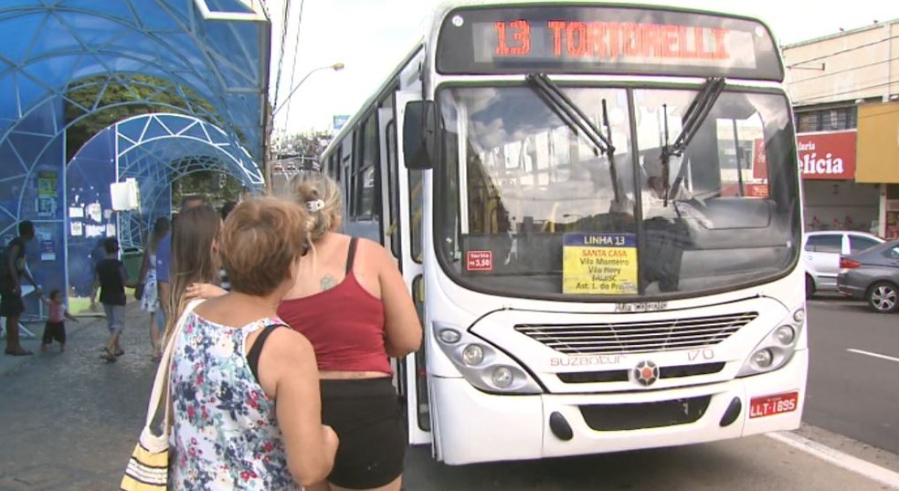 Como chegar até São Carlos Clube de Ônibus?