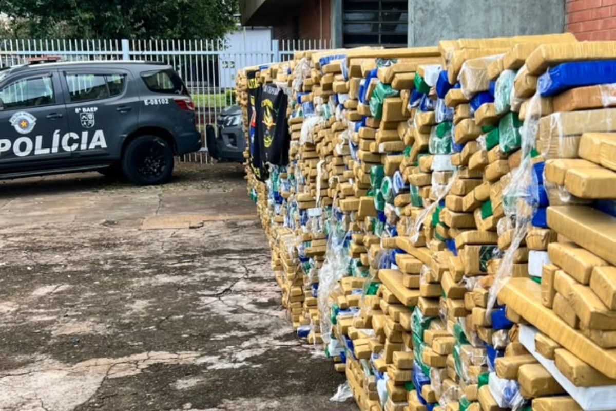 Motorista é preso após ser flagrado transportando mais de 4 toneladas de maconha no interior de SP