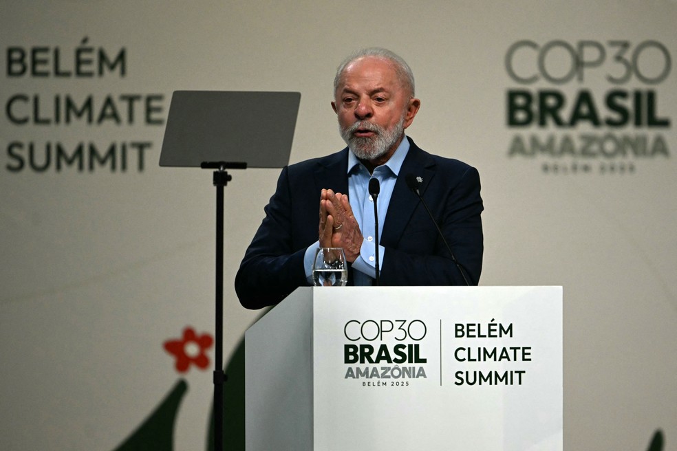 Lula faz discurso na cúpula de líderes pré COP30. — Foto: Mauro Pimentel/AFP
