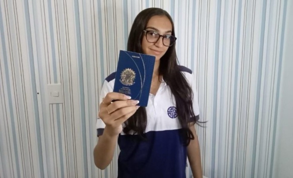 Lara Borges, de 18 anos, nasceu em Alcobaça, no extremo sul da Bahia — Foto: Arquivo Pessoal
