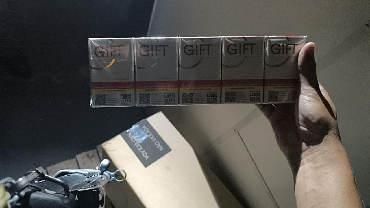 Operação da PF contra contrabando e distribuição ilegal de cigarros investiga Adilsinho e faz buscas no RJ e no ES