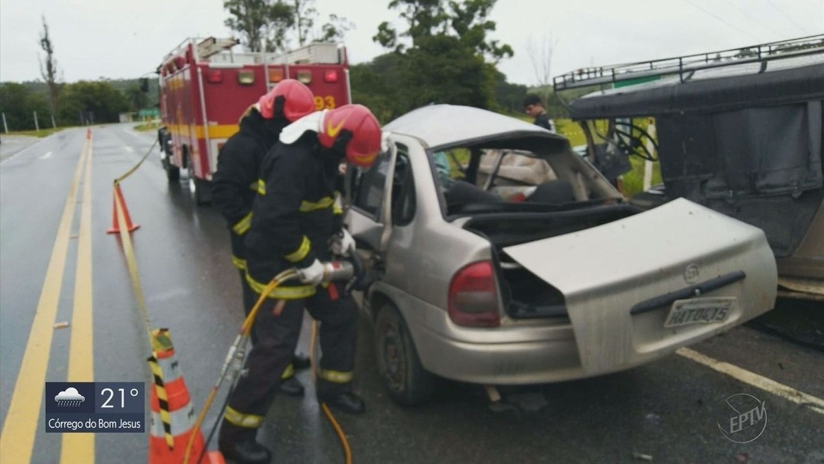 Batida De Frente Entre Carros Mata Passageira E Deixa 3 Feridos Em ...