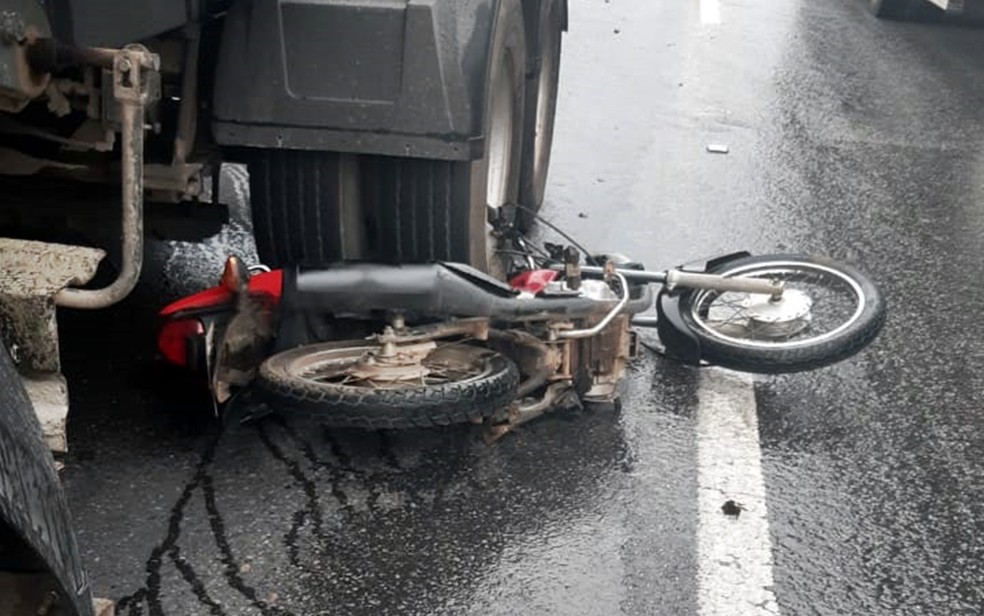 Motociclista morre após cair e ser atropelado na Rodovia Fernão Dias, em Extrema — Foto: Reprodução / Redes Sociais
