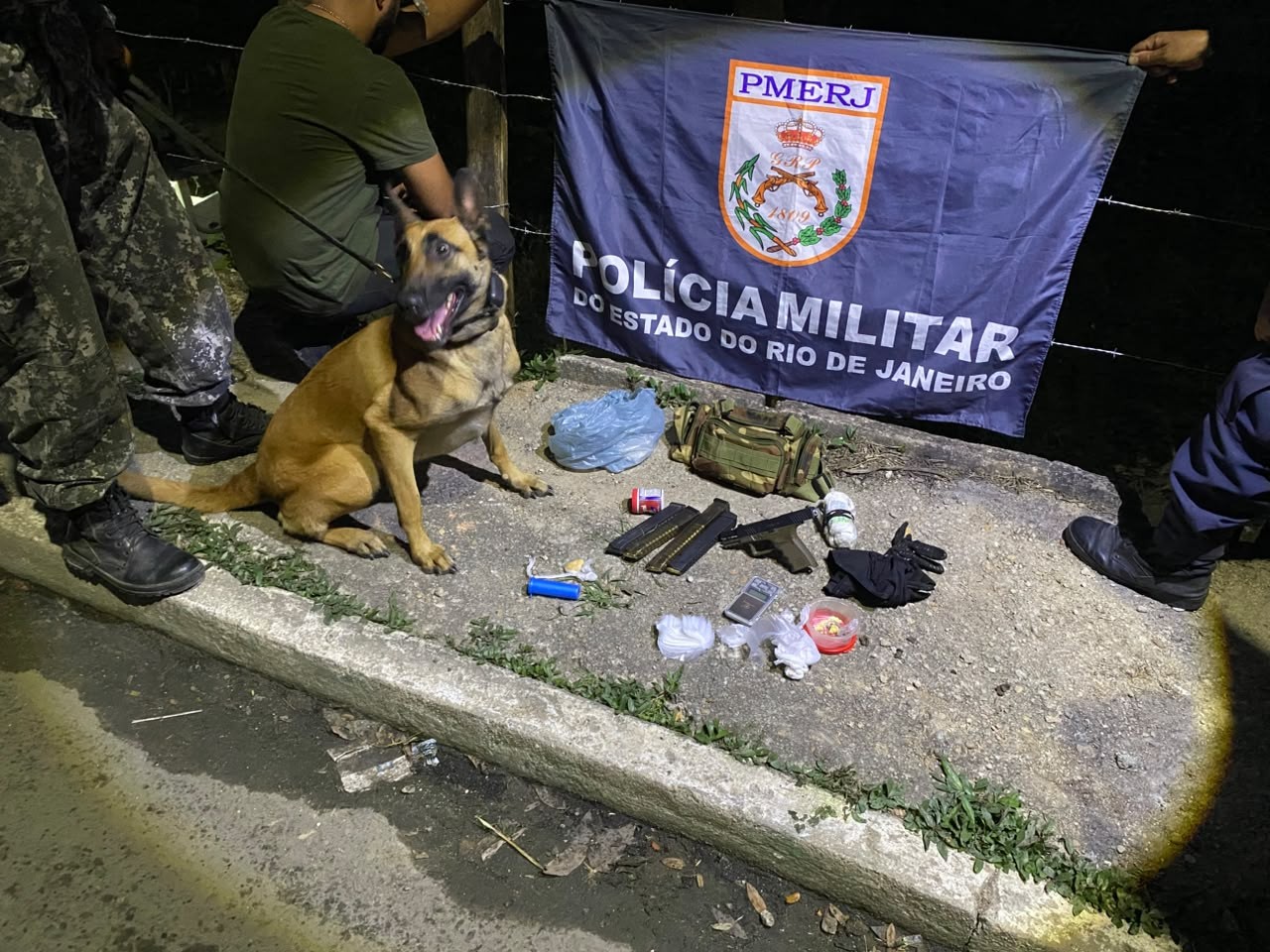 Homem é detido após fugir para área de mata durante operação da PM em Itatiaia