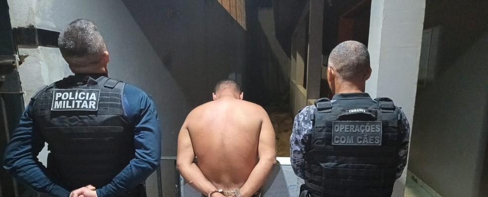 Suspeito de assassinar três pessoas é preso em São Francisco do Guaporé (RO) — Foto: Reprodução Polícia Militar