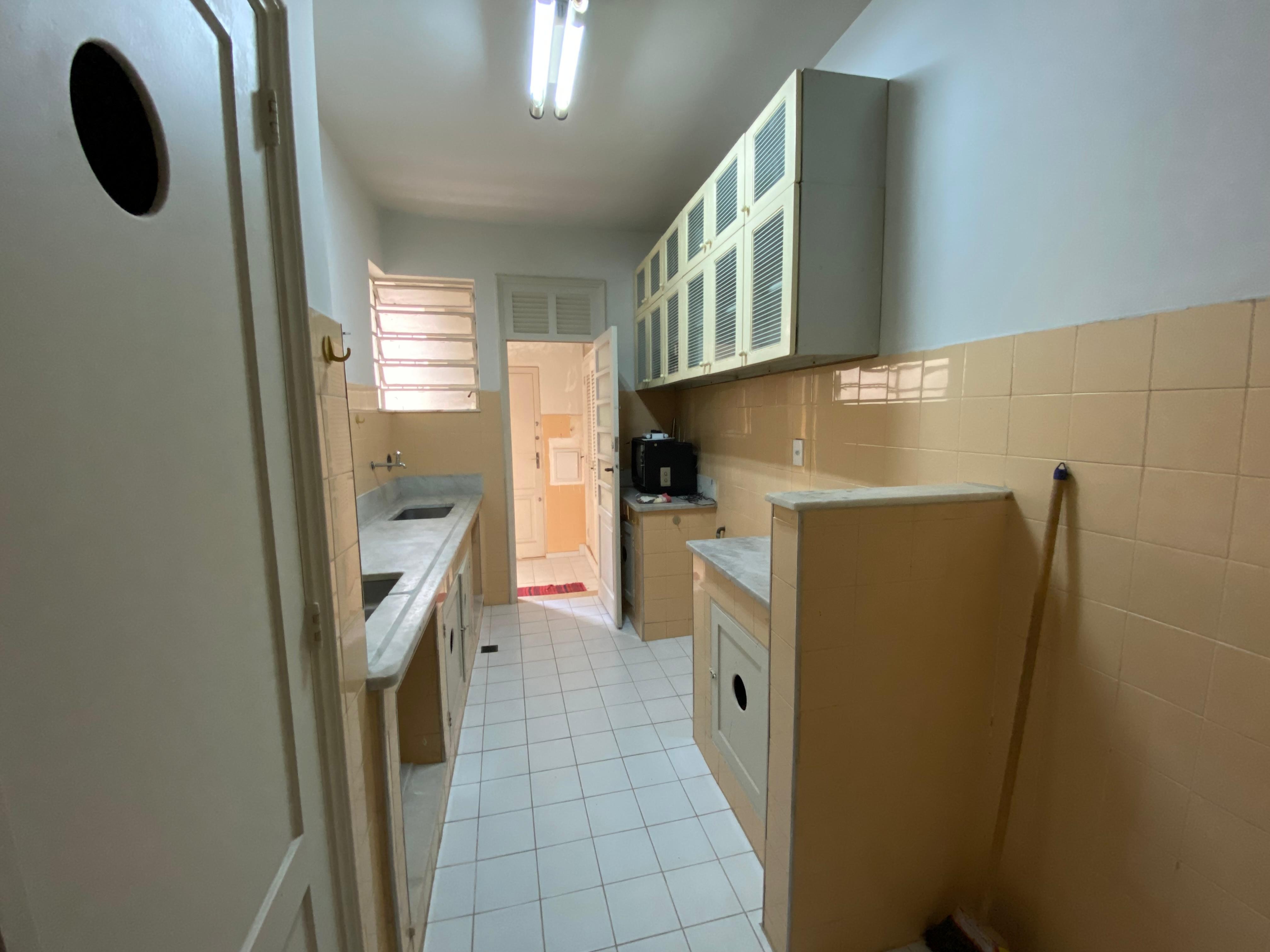 A cozinha do apartamento que pertenceu a Renato Russo — Foto: Divulgação/Jefferson Joviano