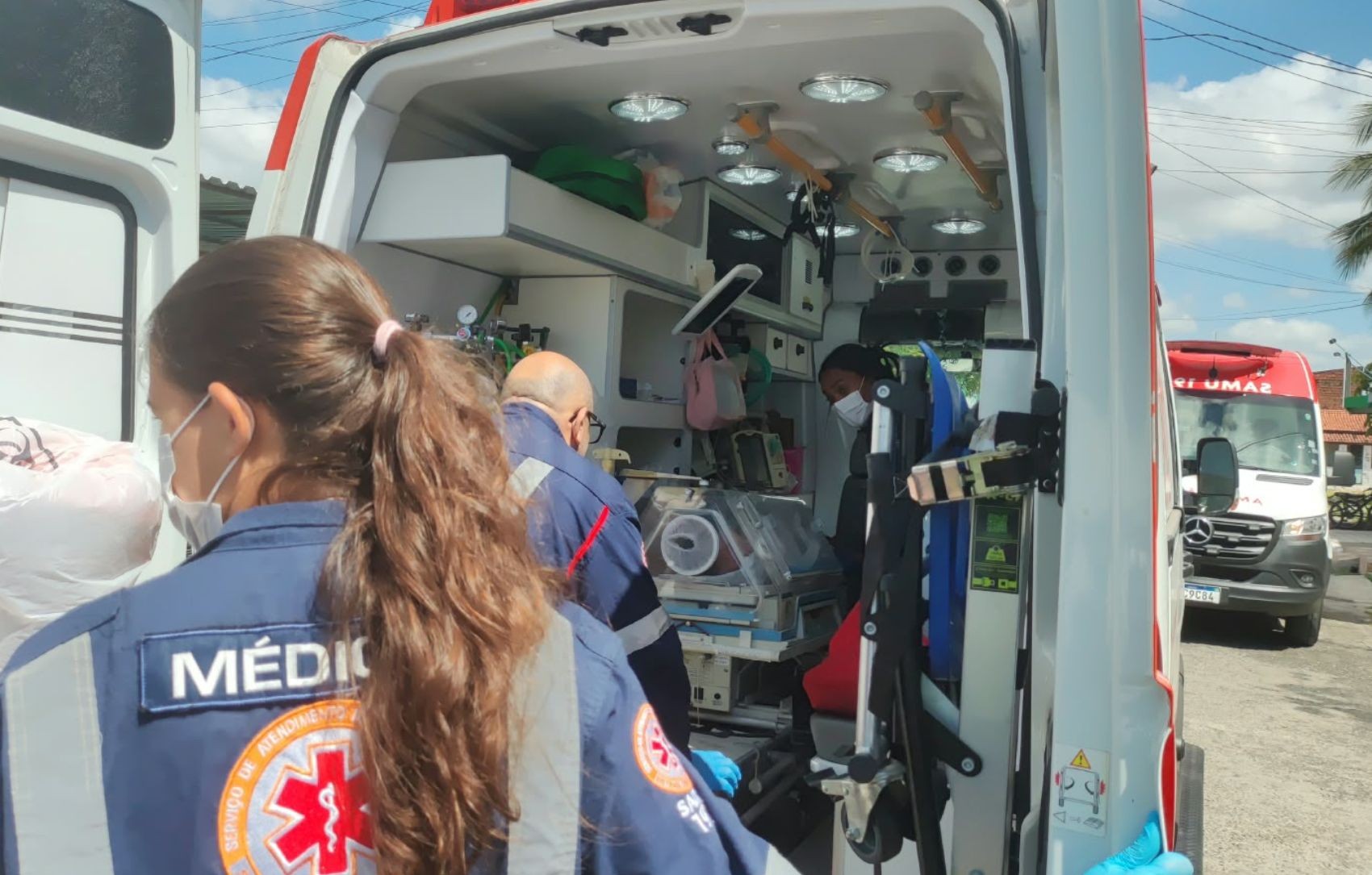Mulher dá à luz dentro de carro de aplicativo na Zona Norte de Aracaju