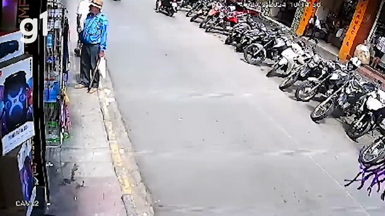 VÍDEO: câmera de segurança flagra momento em que idoso é atropelado por transporte alternativo em Surubim 