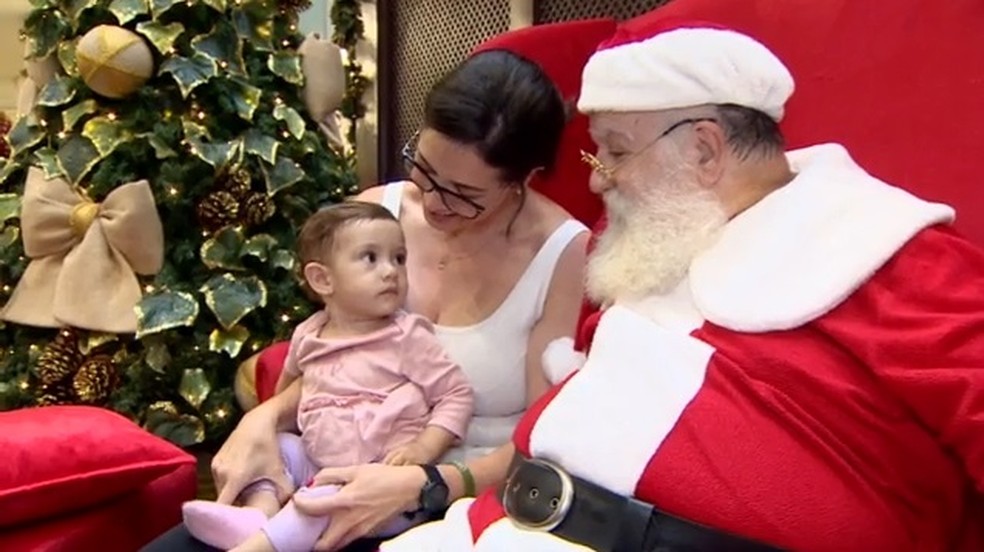 Imagem de arquivo - Papai Noel chega em shopping de São José dos Campos — Foto: Huderson Emílio/TV Vanguarda