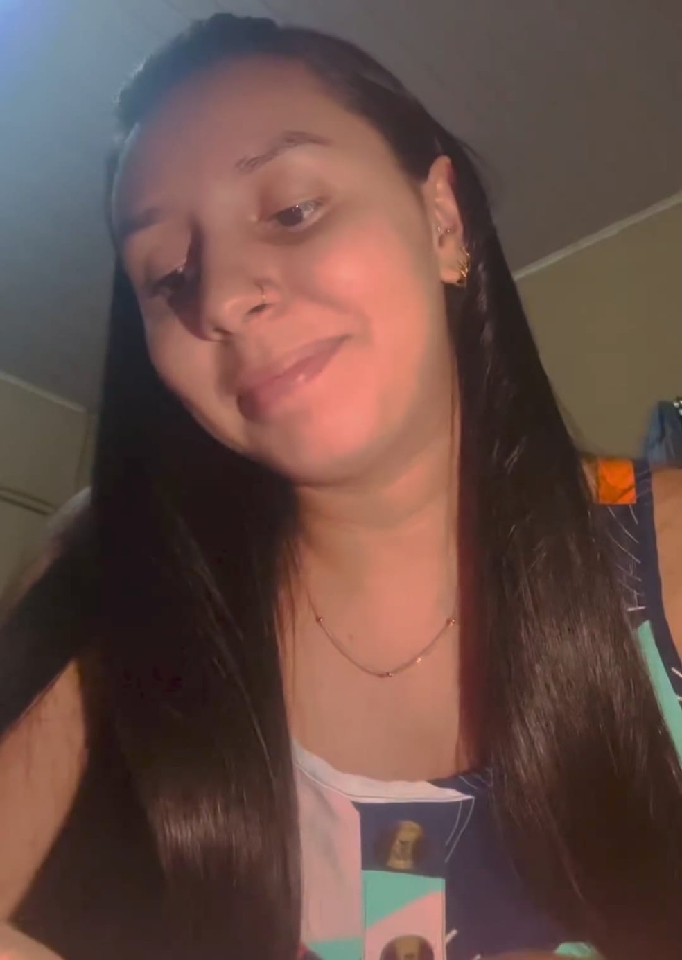 Jovem relatou descoberta de cisto no cérebro em um vídeo emocionante — Foto: Reprodução