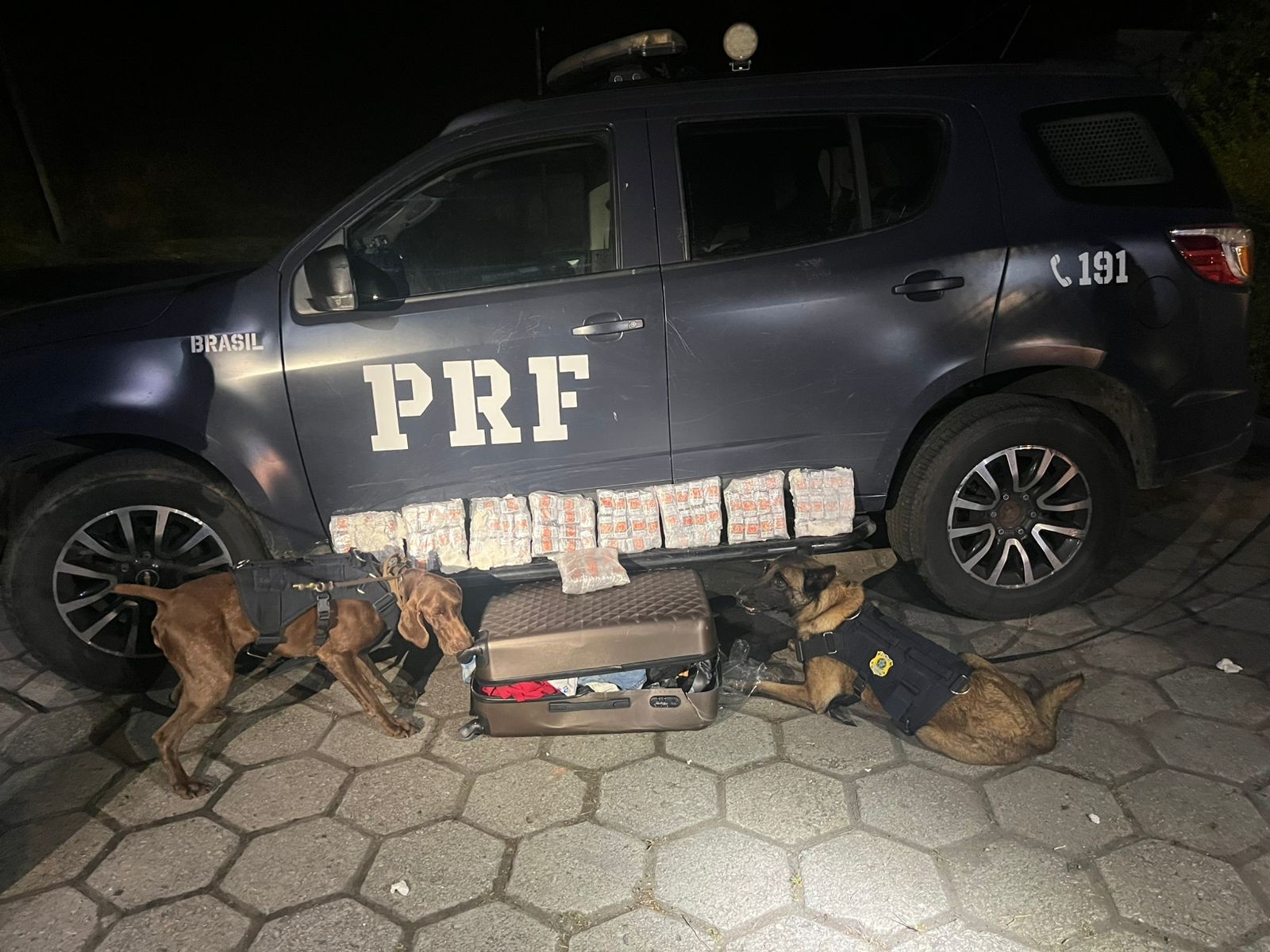 Passageiro é preso com 10kg de haxixe na descida da Serra das Araras, em Piraí