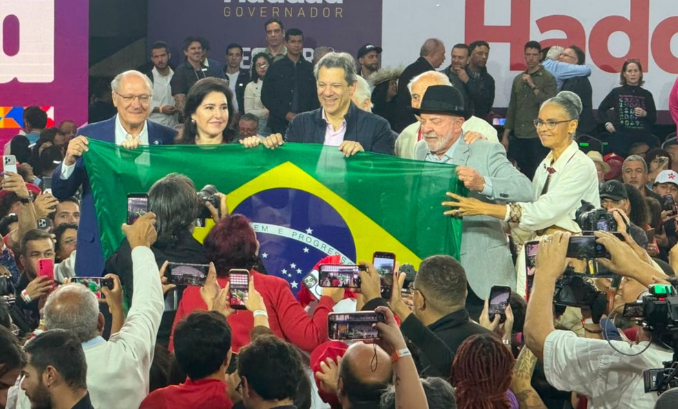 Geraldo Alckmin, Simone Tebet, Lula e Marina Silva durante convenção para lançar candidatura de Fernando Haddad ao Governo de São Paulo — Foto: Marcello Carvalho/g1
