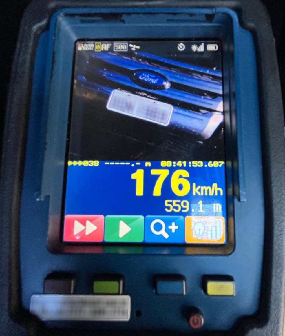 Fiscalização flagrou motorista a 180km/h em Presidente Prudente (SP) — Foto: Polícia Militar Rodoviária