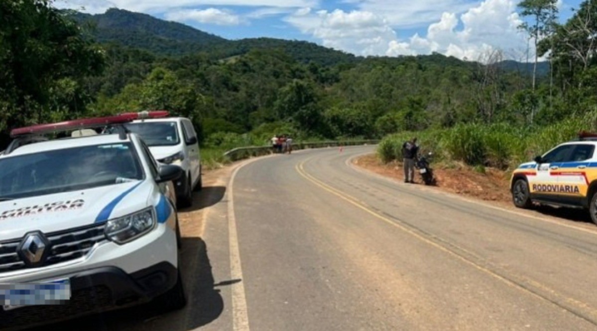 Motociclista cai em ribanceira e morre em acidente na MG-285, na véspera de Ano Novo