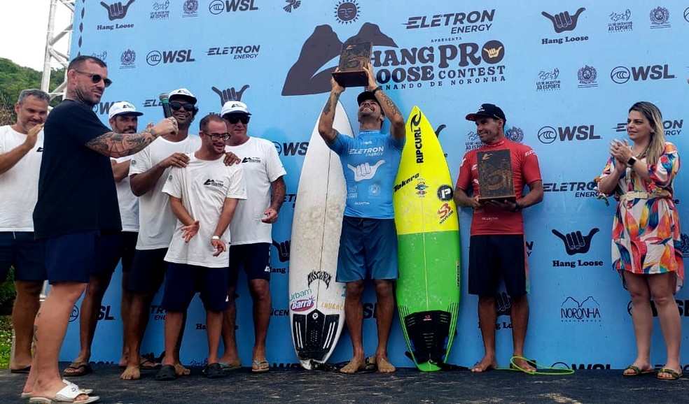 Brasileiro Lucas Silveira conquista QS3000 de Santa Cruz - Surf - Jornal  Record