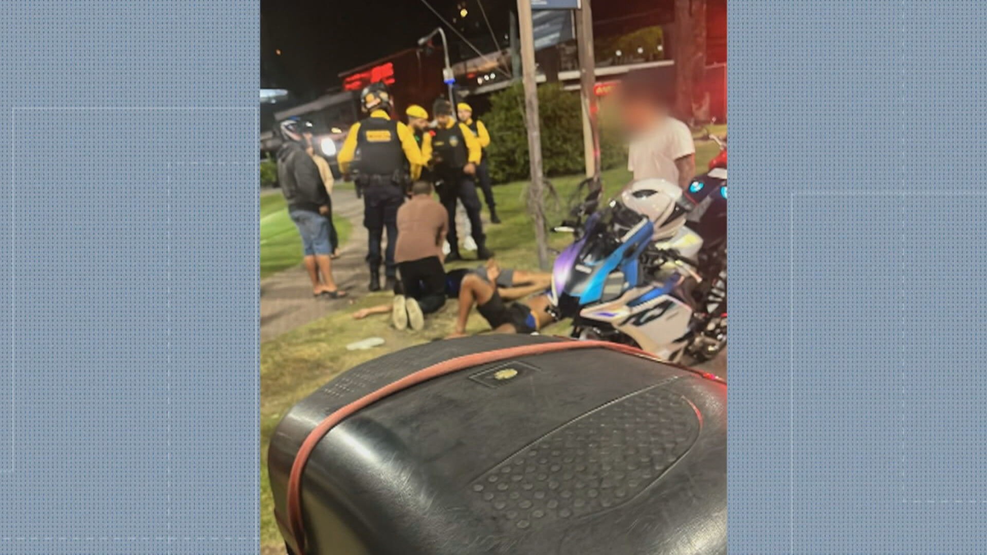 Dois homens são baleados após roubo de moto na Lagoa; polícia investiga atirador