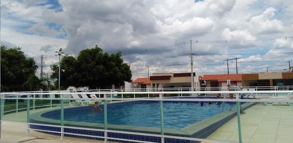 Foto da piscina em que o menino se afogou — Foto: Google Maps