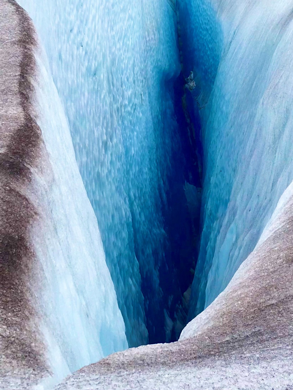 'Abstrato da geleira', de Neil Nesheim, ficou com o 2º lugar na categoria 'Abstrato'. Foto tirada no Alasca — Foto: Neil Nesheim/iPhone Photography Awards