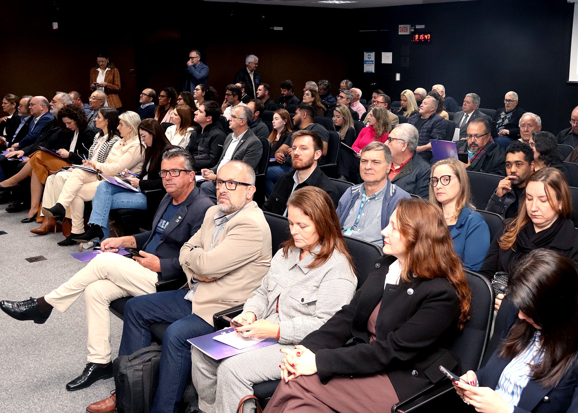 CREA-SC debate habitação social e lança cartilha para orientar municípios