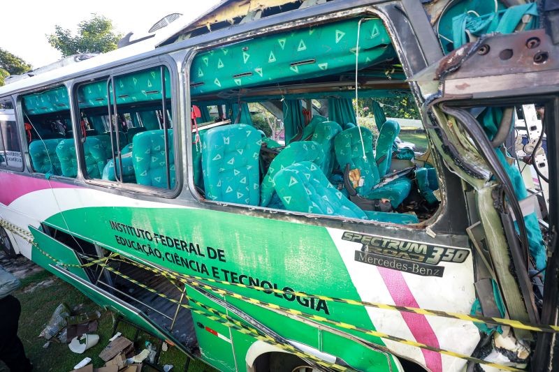 Polícia Científica realiza perícia em ônibus do IFPA envolvido em acidente com 4 mortes em Tucuruí