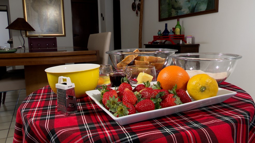 Confira os ingredientes usados para fazer rabanada neste Chef JPB deste sábado (30) — Foto: TV Cabo Branco/reprodução