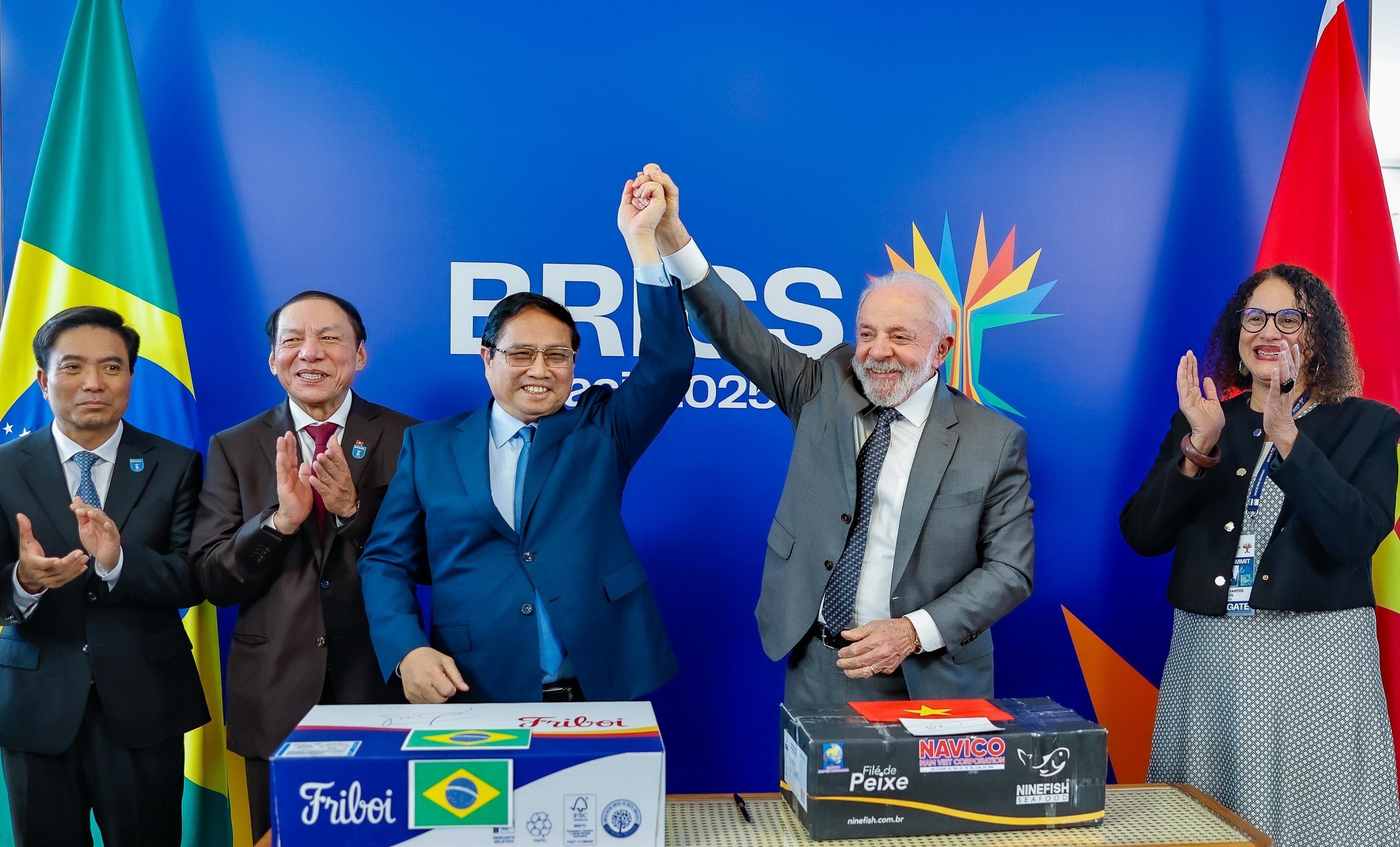 Brics: Em agenda com lideranças no Rio, Lula troca presentes e define compromissos
