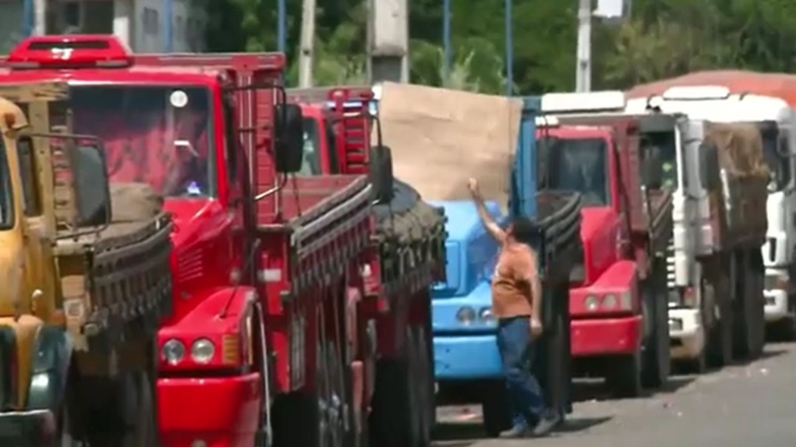 Caminhoneiros começam a ter cargas liberadas em Teresina após retomada na emissão de documento