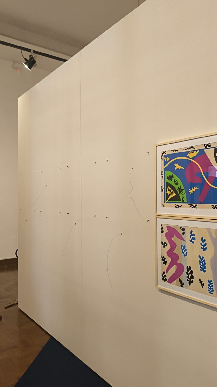 Imagem mostra local onde obras de arte foram roubadas na Biblioteca Mário de Andrade, em SP; VEJA