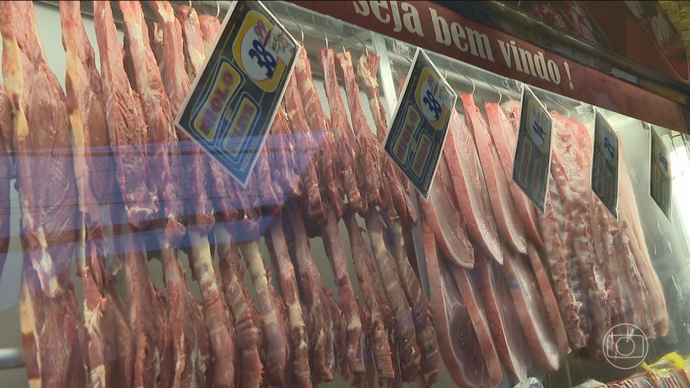 Preço da carne sobe mais de 20% em um ano no Brasil, mesmo com tarifaço que Trump impôs aos produtos de exportação — Foto: Jornal Nacional/ Reprodução