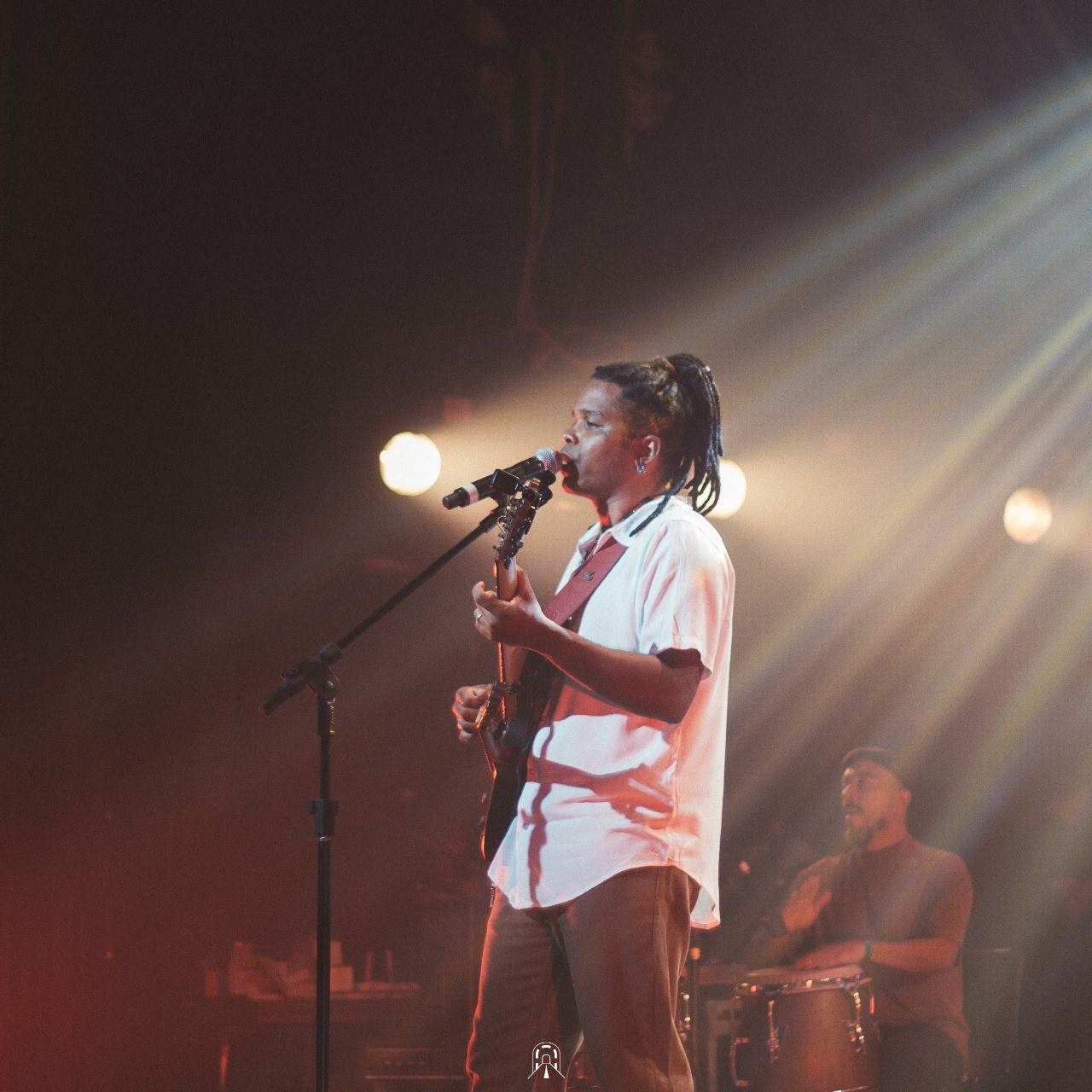 Wanderson Lemos apresenta o show 'América Negra' no Sesc Friburgo