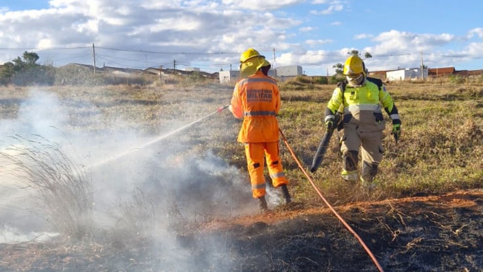 Inc&ecirc;ndio destr&oacute;i &aacute;rea de vegeta&ccedil;&atilde;o equivalente a 48 campos de futebol em MG &mdash; Foto: Corpo de Bombeiros/Divulga&ccedil;&atilde;o