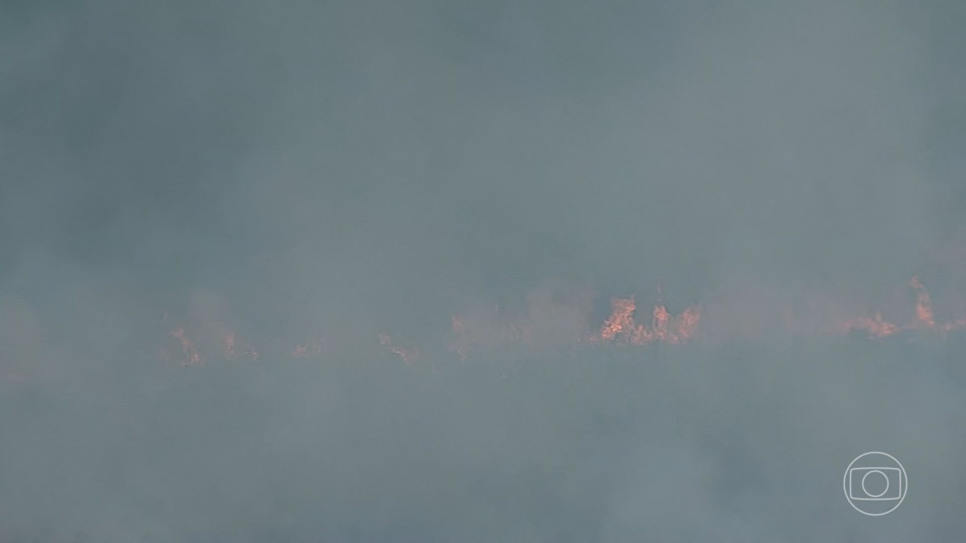 Fumaça do incêndio no Parque Nacional se espalha por Brasília 